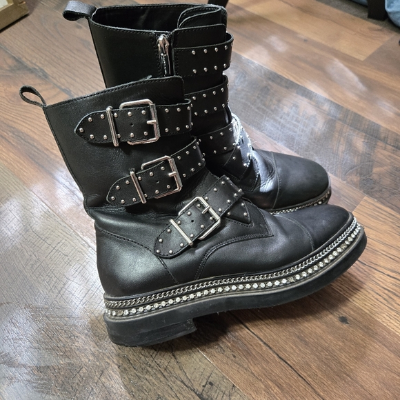 Vince Camuto Women's Size 8.5 M Black Leather Stud Chain Bobette Boots - Picture 1 of 6